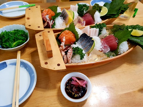 top-5-quan-sushi-ngon-re-noi-tieng-nhat-tai-q-binh-thanh-3